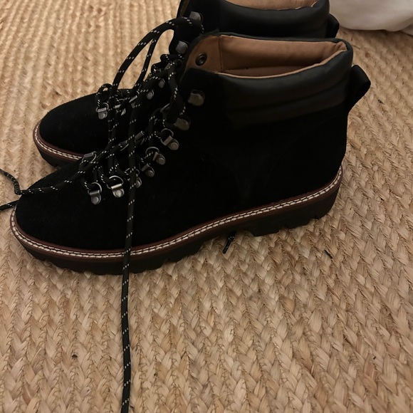 Never Worn, Madewell citywalk lugsole hiker boot in leather true black, size 8 - Picture 5 of 6